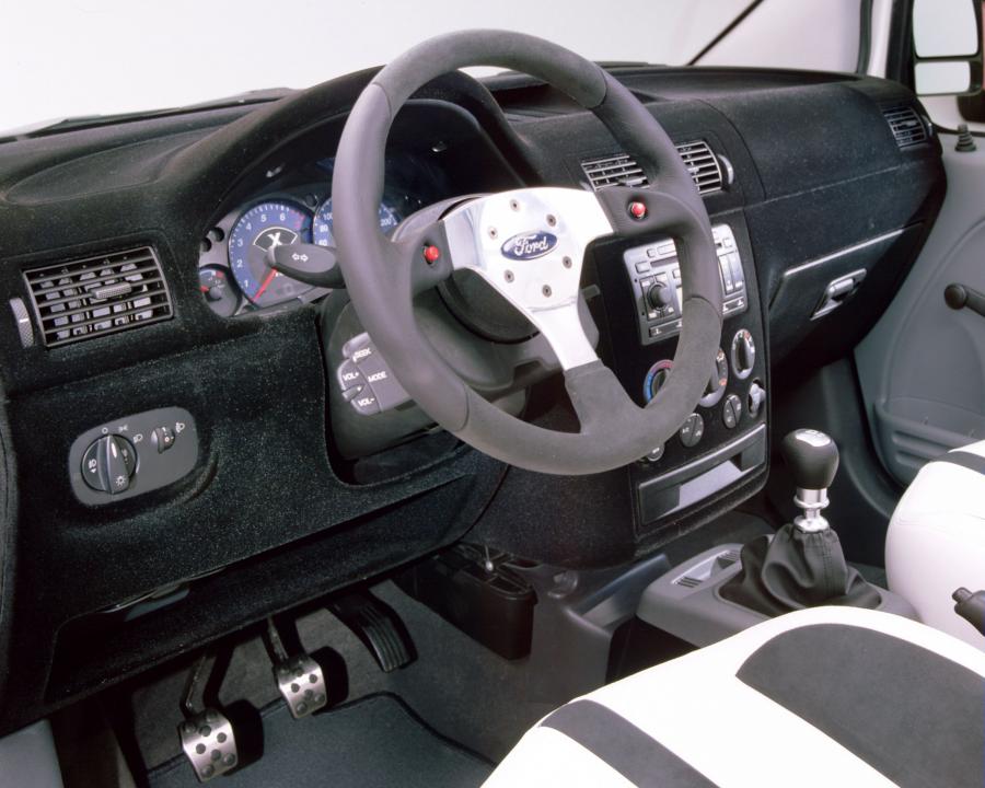  Ford Transit Connect X-Press Concept 2007 года  (фото 3 из 10)